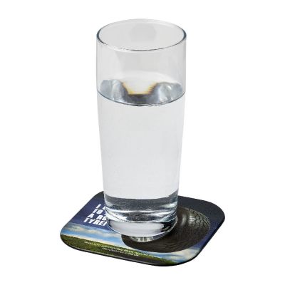 BRITEQUAD GUM -Brite-Mat® Posavasos cuadrado con material de neumático