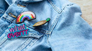 Chapas e identificadores personalizados