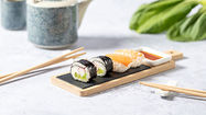 Set sushi y palillos personalizados